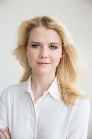 Elizabeth Smart biography, age and filmography