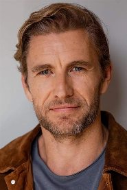 Brett Tucker biography, age and filmography