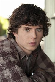 Charlie McDermott biography, age and filmography