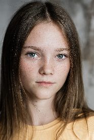 Mae Higgins biography, age and filmography