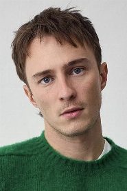 Drew Starkey biography, age and filmography