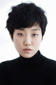 Lee Zoo-young