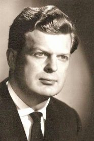 Peter Glossop biography, age and filmography