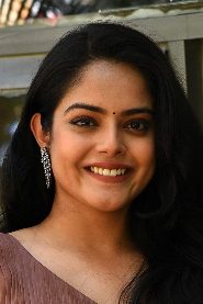 Riddhi Kumar biography, age and filmography