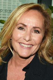 Angela Groothuizen