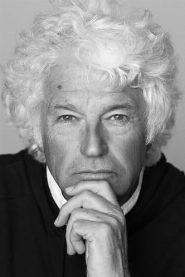 Jean-Jacques Annaud biography, age and filmography