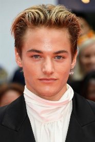 Mitchell Hoog