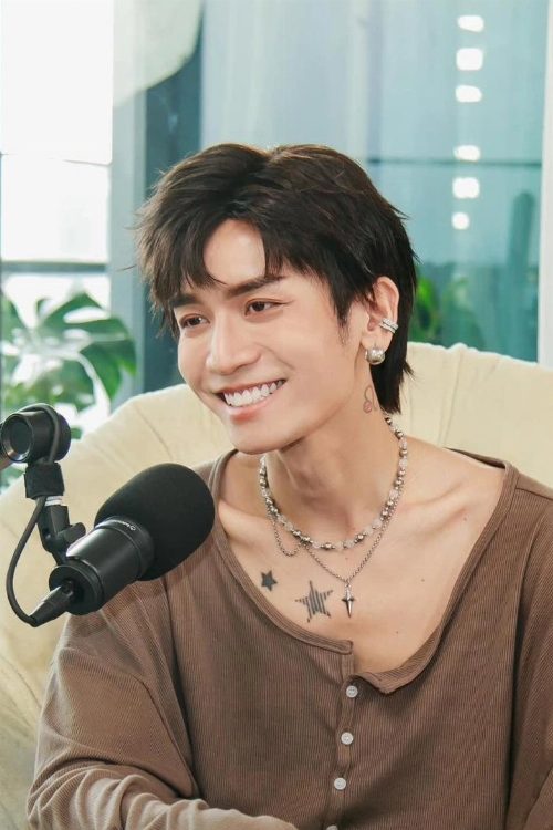 BB Trần portrait